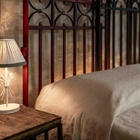 Le Di Borgo Casa Scaparone Biglini