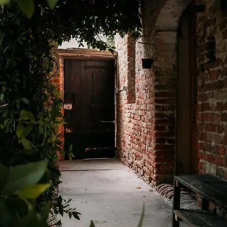 منزل ريفي Le Di Borgo Casa Scaparone